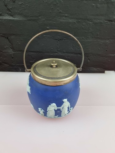 Wedgwood dark blue white - dark,