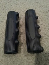 BLACK BICYCLE GRIPS BEACH