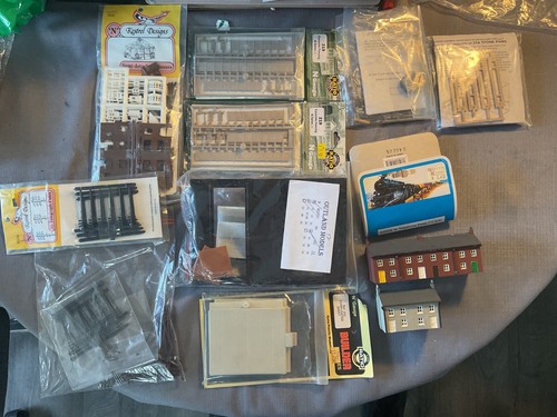 Gauge assorted buildings - assorted,
