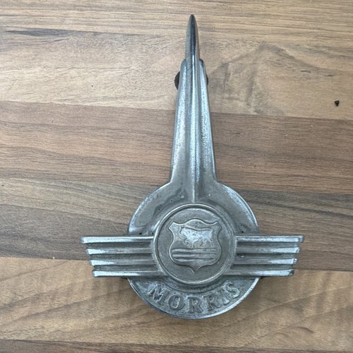 Morris minor bonnet badge - minor,