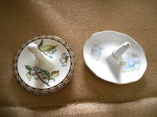 JEWELLERY STAND FOR RINGS X2  ONE VINTAGE ONE MORE MODERN 