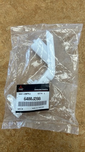 Genuine mitsubishi l200 - mitsubishi, front