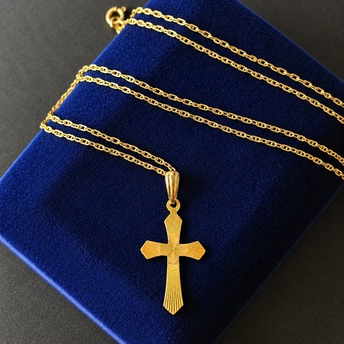 Ladies 9ct gold 375 cross - gold,
