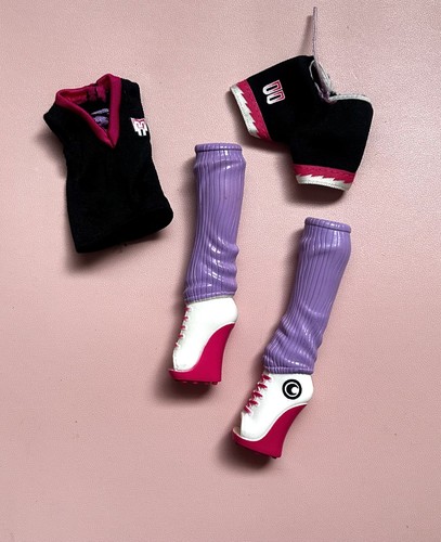 Monster high school - 🖤,