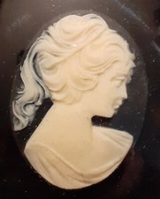 Vintage Peter Bates Ltd Cameo