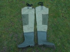 Ron Thompson size 7 fishing