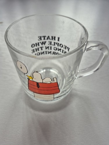 Vintage peanuts snoopy glass - snoopy,