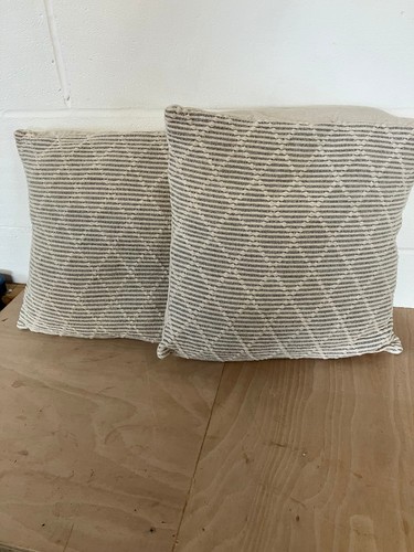 Pair light grey and - pair,