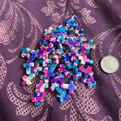 Job lot crosses beads - lot,