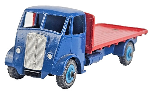 Dinky guy tailboard - guy,
