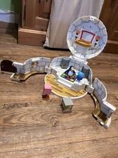 Disney Club Penguin Igloo