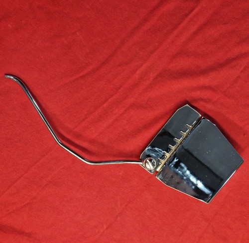 Left accent tailpiece - accent, tremolo