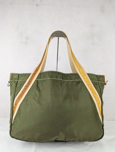 Pre loved prada tote bag - prada,
