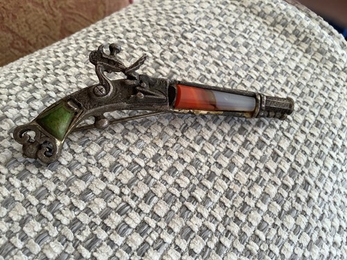Musket broach - musket,