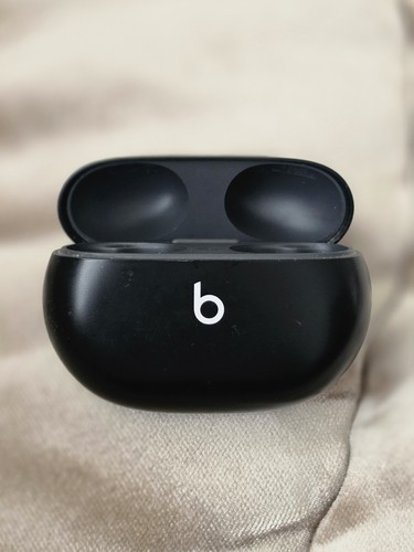 Beats studio buds - studio, charging