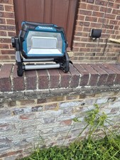 Makita DML809 18V LXT Cordless/Corded LED Light