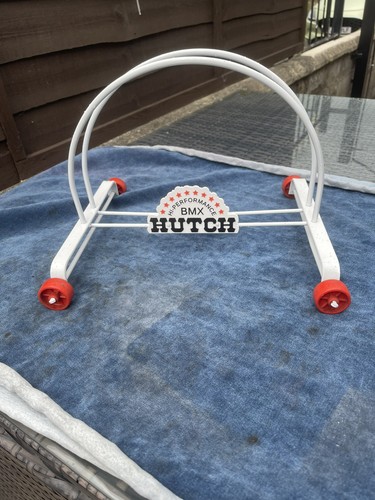 Rear wheel stand - rear, white