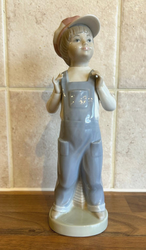 Lladro figurine boy - figurine, from