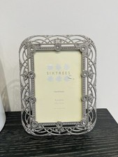 Sixtrees Jewel Patterned