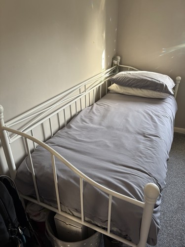 Metal bed frame single - metal,