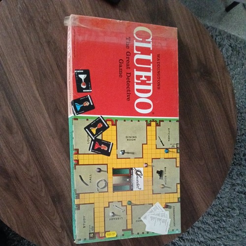Vintage cluedo board game - board,