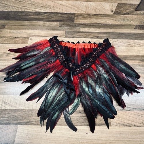Red black feather - &, trim