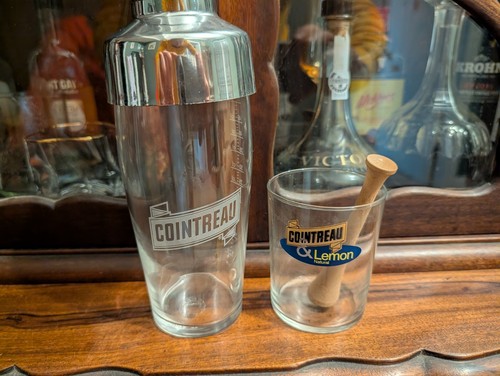 Cointreau round glass tumbler - round,