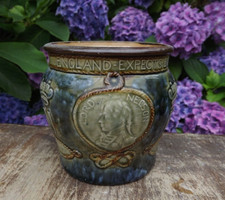 1905 Vintage Stoneware Royal Doulton Lord Nelson Commemorative Tobacco Jar