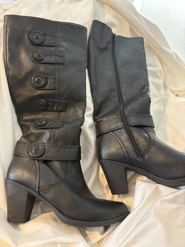 Pavers knee high boots size - knee,