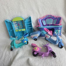 Polly Pocket Bundle, Scooters, Wardrobe And Dressing Table