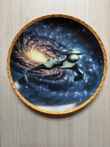 Star trek collectible plates - trek,