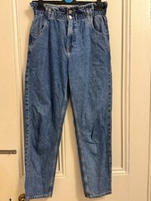Ladies Light Blue Mom Jeans In Size 8. Light Weight Denim Material & No Stretch.
