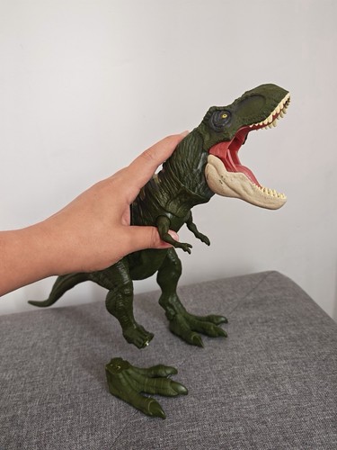 Jurassic world tyrannosaurus - jurassic,