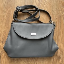 MIA TUI London: Grey