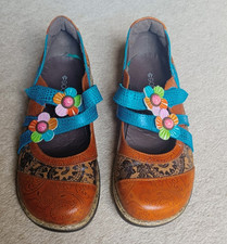 Socofy Women's Blue And Pattern Tan Flat Sandals With Flower Decorations Size 39