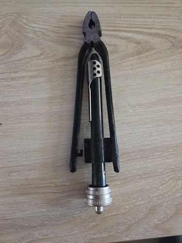 Lock wire twisting pliers - lock,