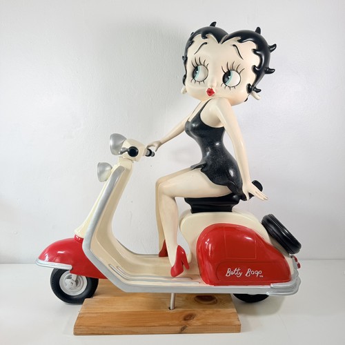 Betty boop scooter vespa - boop,