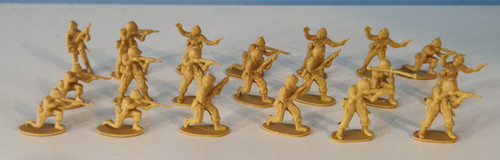 Small plastic toy soldiers - small,