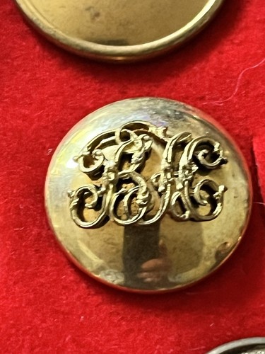 Hunt button berkeley - button.,