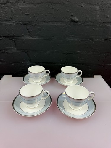 Wedgwood blue fin - blue, lustreware