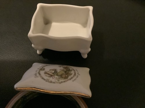 Trinket box with - box, gold
