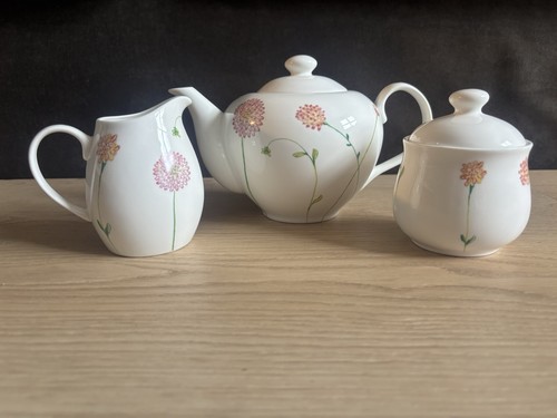 Aynsley fine bone china teapot - fine,