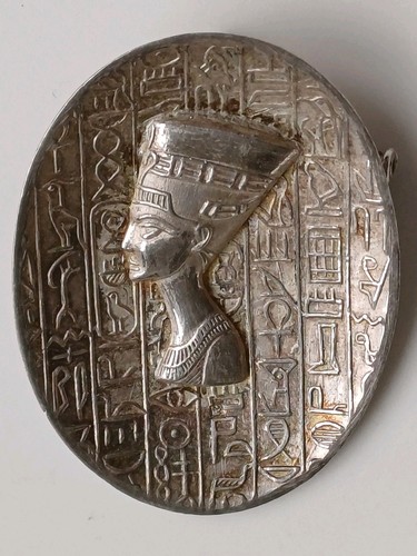 Egyptian revival nefertiti - revival,