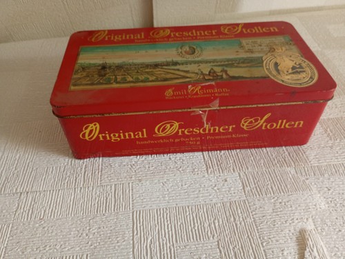 Cake biscuit tine - cake,