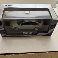 MINICHAMPS VOLVO S40 DEALERS EDITION LIGHT GREEN  1:43  NEW