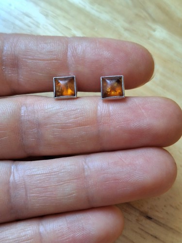 Square sterling silver - , studs