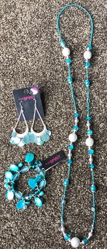 Bnwt blue necklace earrings - blue,
