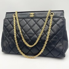 Excellent Condition CHANEL Matelassé Lambskin Chain Tote