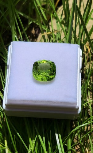 Certified 37ct vivid apple - 3.37ct,