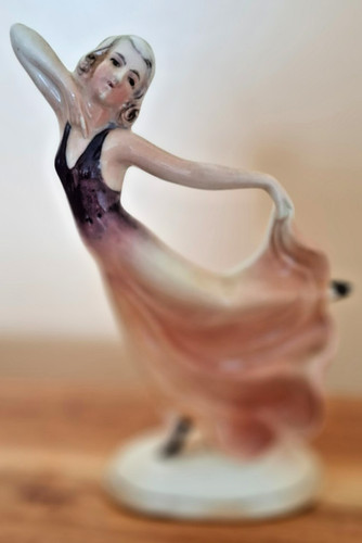 Art deco dancing lady - deco, figurine